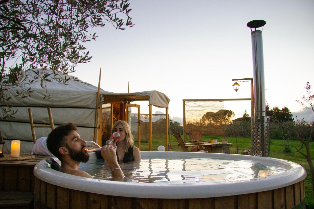 2 Cuori E 1 Yurta Glamping In Tuscany - Adults Only Asciano Exterior photo